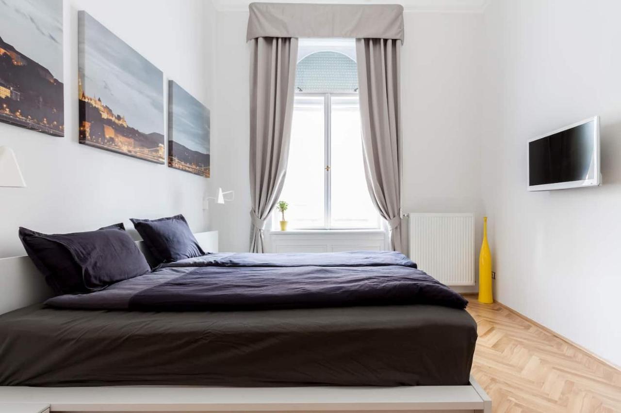 Bpr Sophisticated Astoria Suite With Balcony Budapest Exterior foto