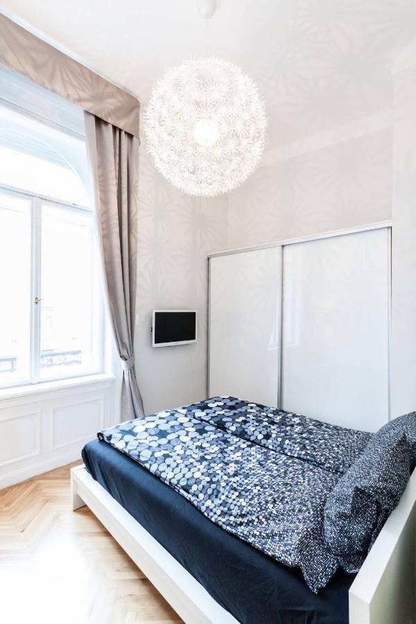 Bpr Sophisticated Astoria Suite With Balcony Budapest Exterior foto
